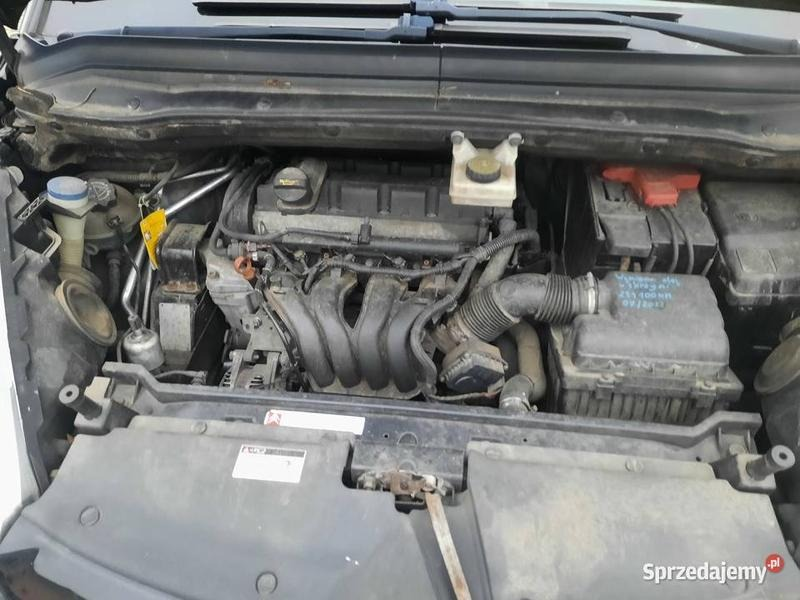 Citroën Xsara Picasso – gdzie znajduje się akumulator i jak się do niego dostać?