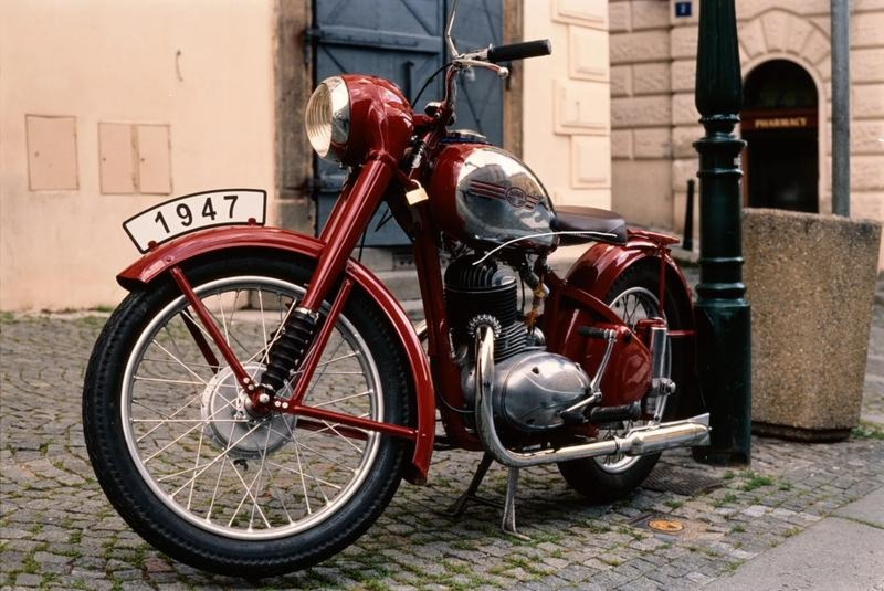 Co potrzebne do rejestracji motocykla? Dokumenty, opłaty i terminy
