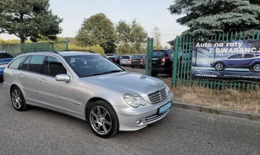 Gdzie kupić Mercedes C200 z 2003 roku? Praktyczne porady dla przyszłych właścicieli