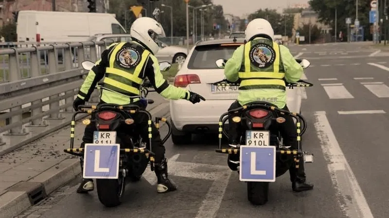 Ile naprawdę kosztuje kurs prawa jazdy na motocykl