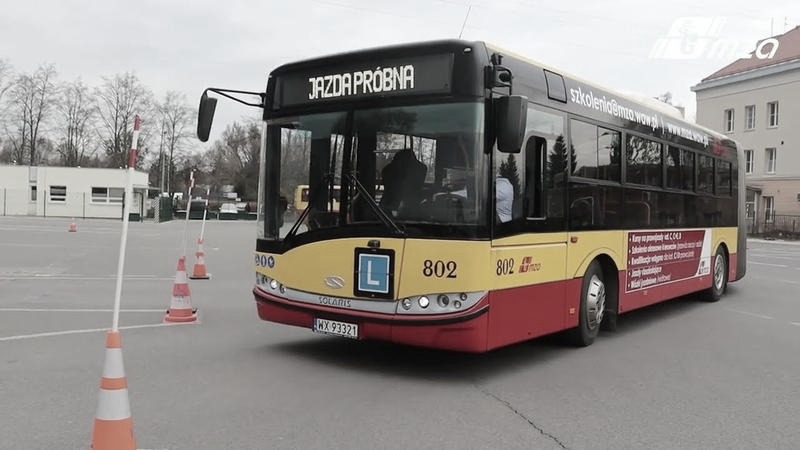 Ile trwa kurs na prawo jazdy kategorii D? Terminy i wymagania