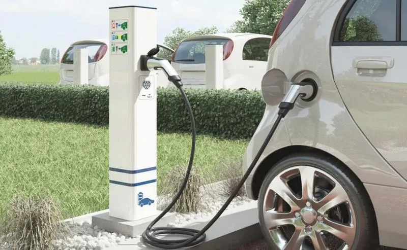 Jak zbudować stację ładowania aut elektrycznych: instalacja, koszty i dofinansowanie