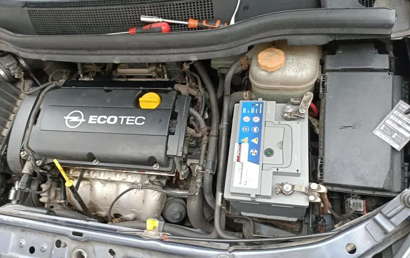 Jaki akumulator wybrać do Opla Zafiry B 1.8 benzyna? Sprawdź nasze porady!