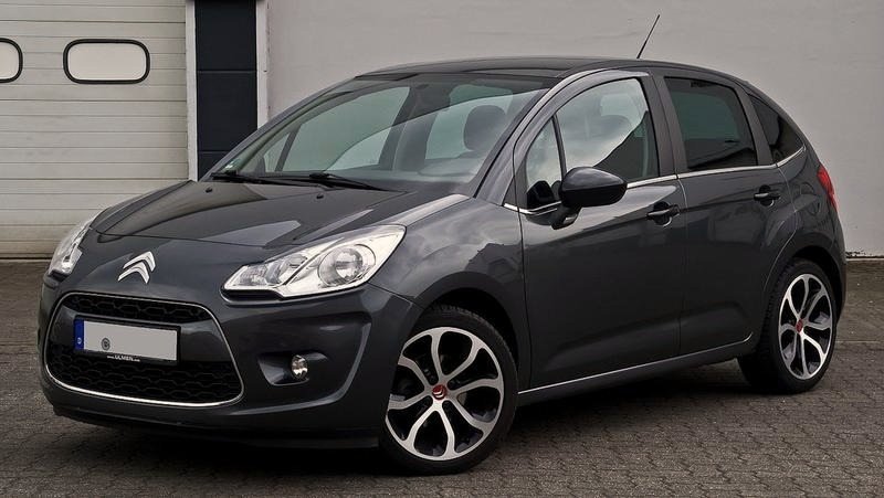 Jaki samochód kupić za 30 000 zł? Najlepsze modele na co dzień