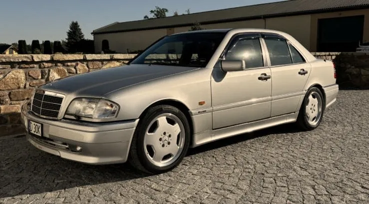 Mercedes C Klasa W202 - Jak wybrać najlepszy silnik dla swojego auta?
