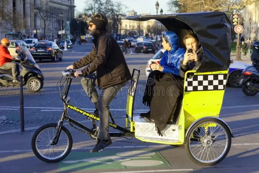Taxi w Île-de-France – wygodny sposób na odkrywanie Paryża i okolic