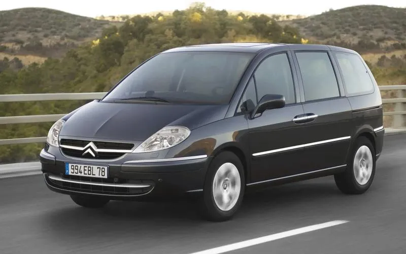 Akumulator w Citroenie C8