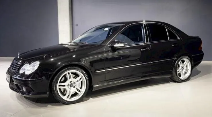 Demontaż radia w mercedesie w203