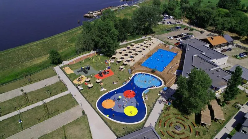 Pływanie z silnikiem spalinowym